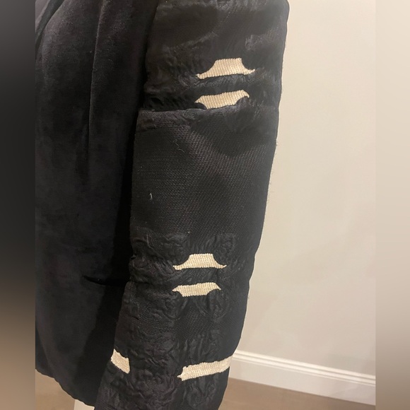 Elegant Black Women's Jacket - Picture 2 of 6